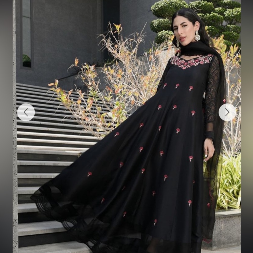 Ansab Jahangir dress